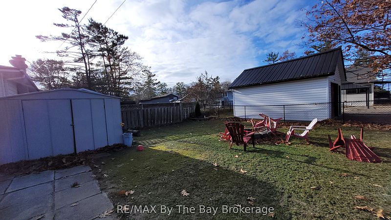 Wasaga Beach House for rent - 5 Bedrooms — photo 39