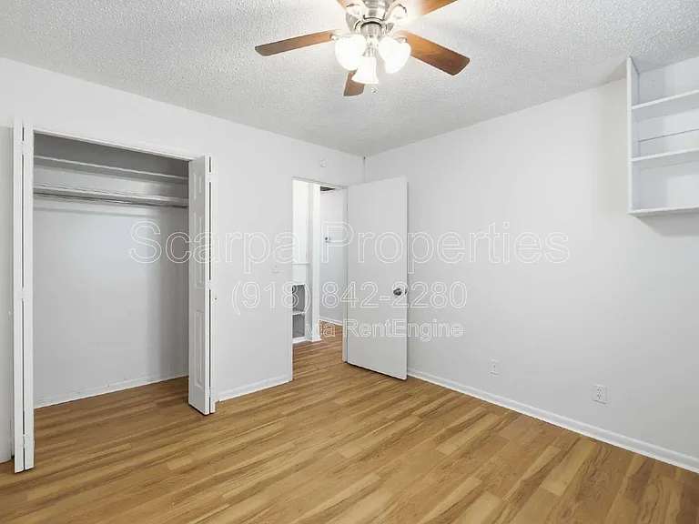 313 E Woodrow Pl — Photo 20