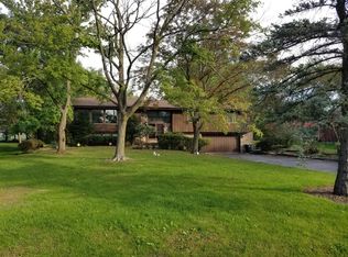 20W214 Meadow Ln, Lemont, IL 60439