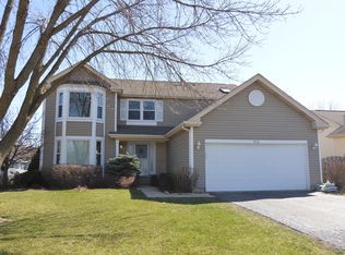 510 Farmhill Cir, Wauconda, IL 60084