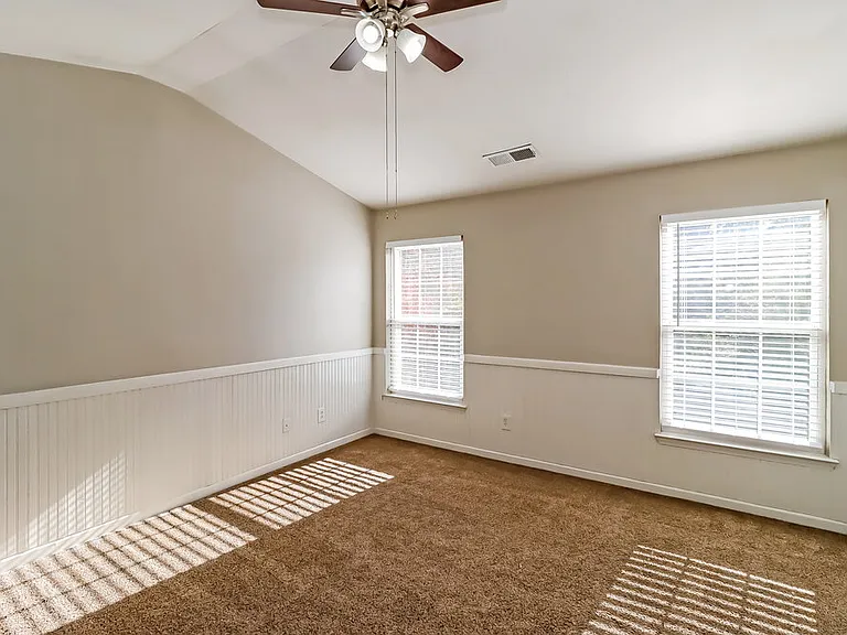 7021 Long Run Ln — Photo 11