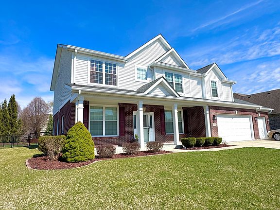 3rd image of 1909 Versailles Dr