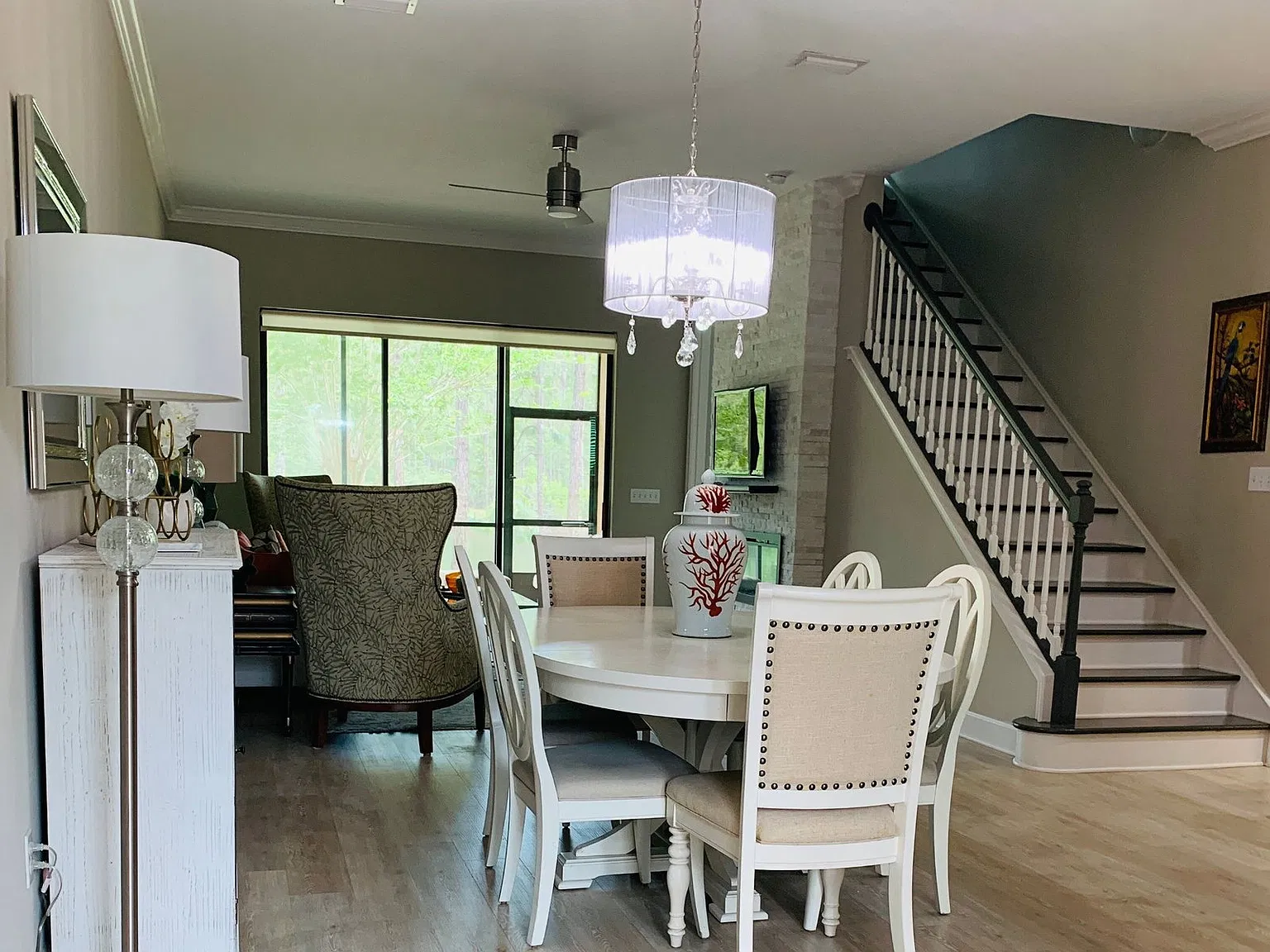 3 bed, 3.0 bath, 2170 sqft, $2,300 — Photo 3