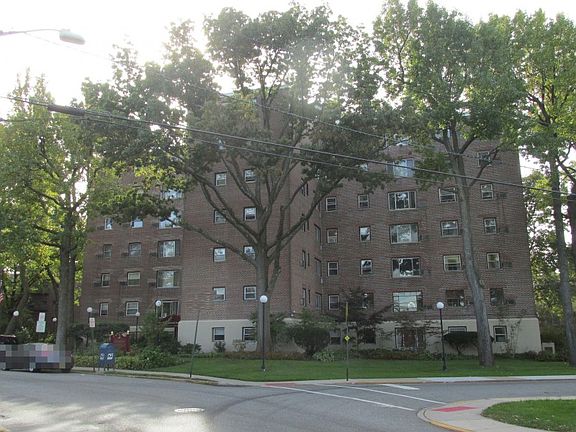 3rd image of 2345 Linwood Ave APT 6C