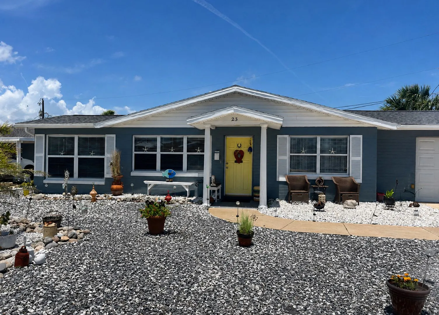 Beach Side Bungalow — Photo 1