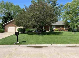 14821 Ridgecrest Dr, Leo, IN 46765