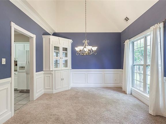 5th image of 2131 Berryhill Cir SE