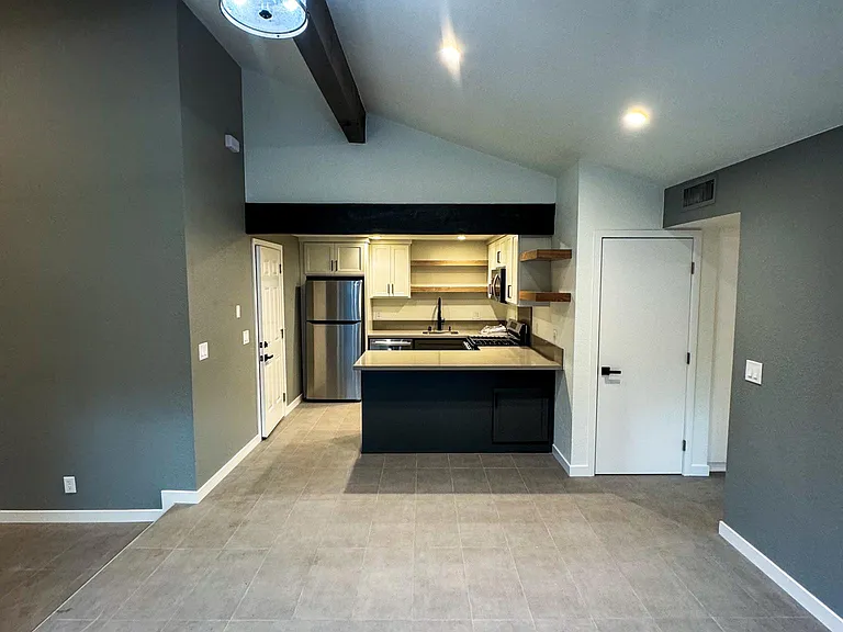 2604 Latham Dr — Photo 13