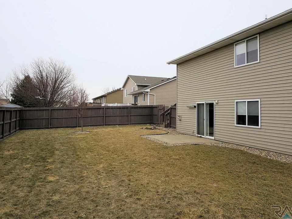 2nd image of 7126 W Rosemont Ln