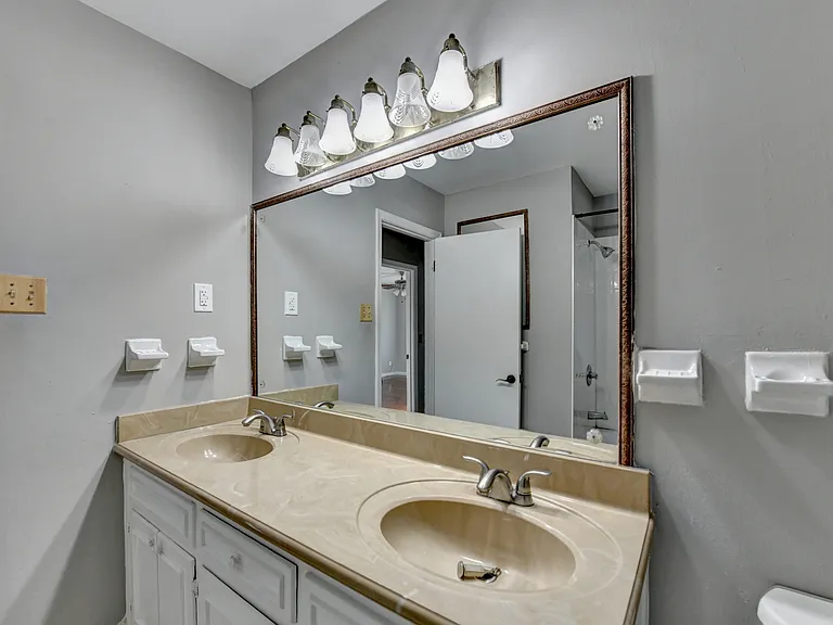 1249 Renee Dr SW #1 — Photo 11