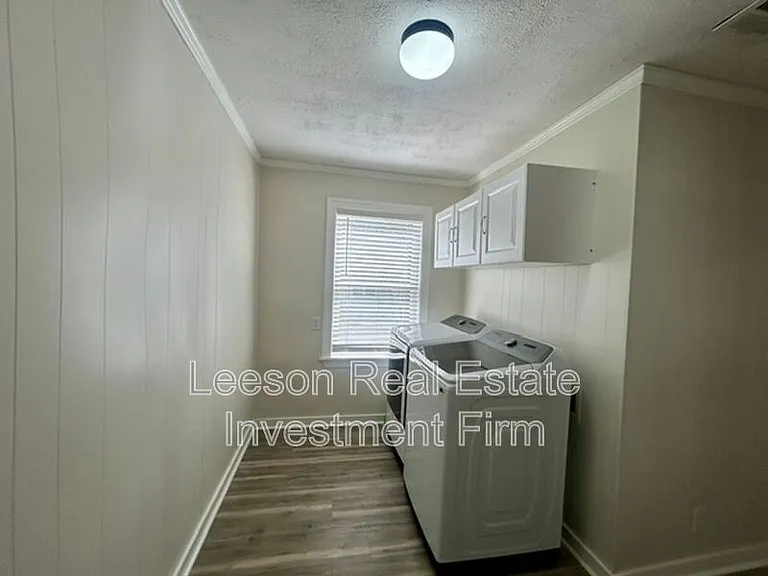 122 E Dalzell St — Photo 17
