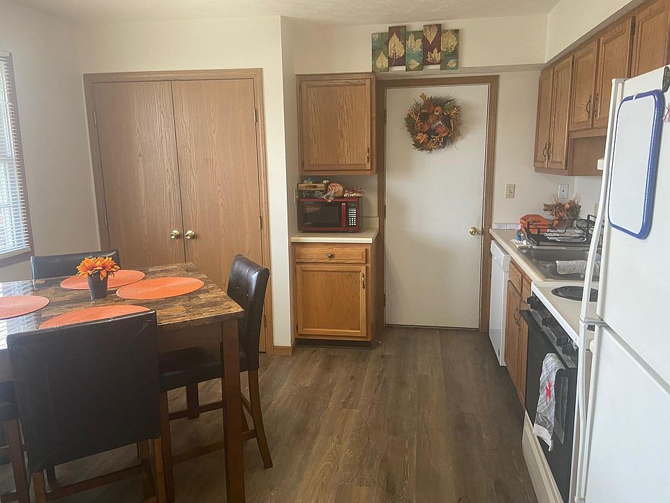 1st image of 1640 Brook Park Dr #40