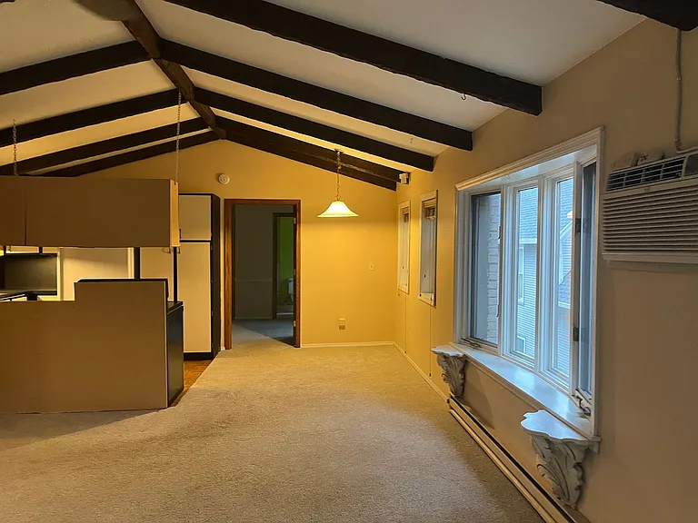 1345 N Astor St — Photo 7