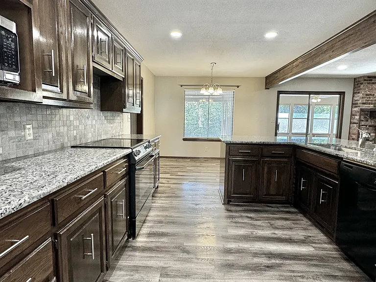 1414 Quail Creek Dr — Photo 7