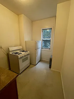 Rented by City Express Realty & Management Corp | media 1