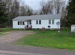 24904 2nd St, Hancock, MI 49930