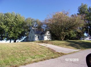 1211 Broad St, Waverly, MO 64096