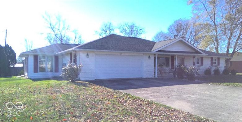 1st image of 462 Manor Dr
