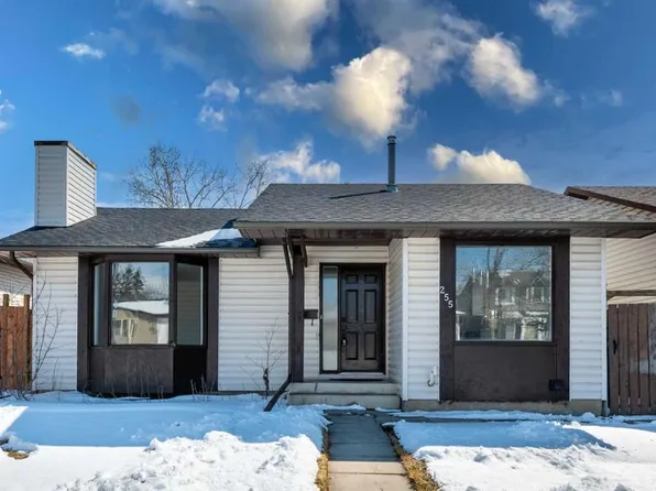 255 N Castleridge Dr NE, Calgary, AB T3J 1P3