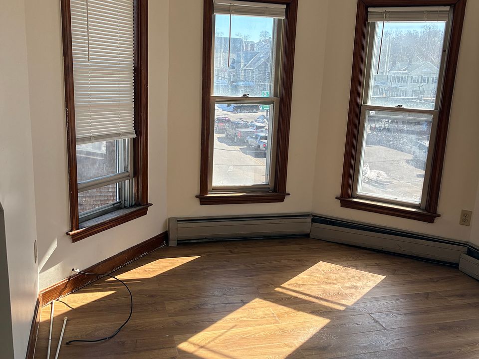 1st image of 115 Court St #5