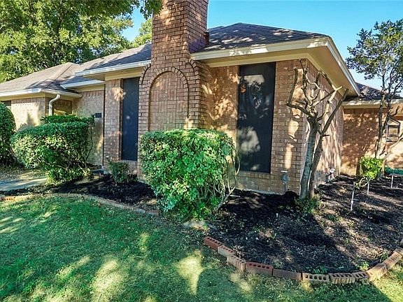 3rd image of 1301 Aviary Dr