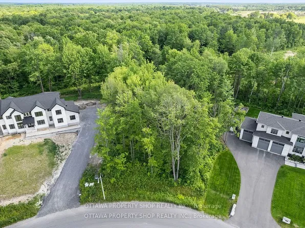 583 Shoreway Dr, Ottawa, ON K4P 0G3