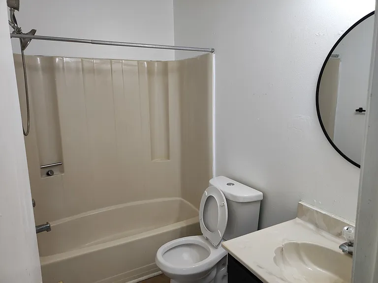 403 Lucas Ln — Photo 7