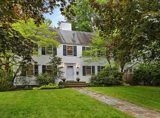 4 Foxcroft Rd, Winchester, MA 01890