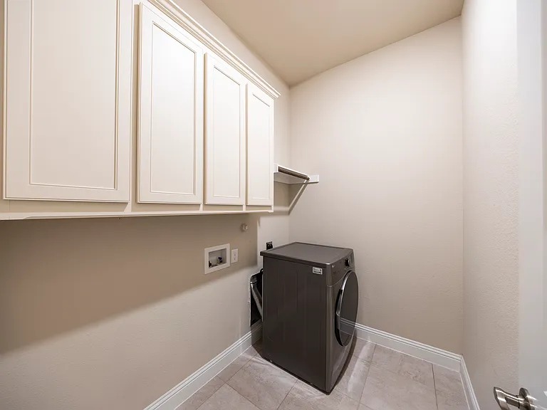3404 Herron Dr — Photo 2