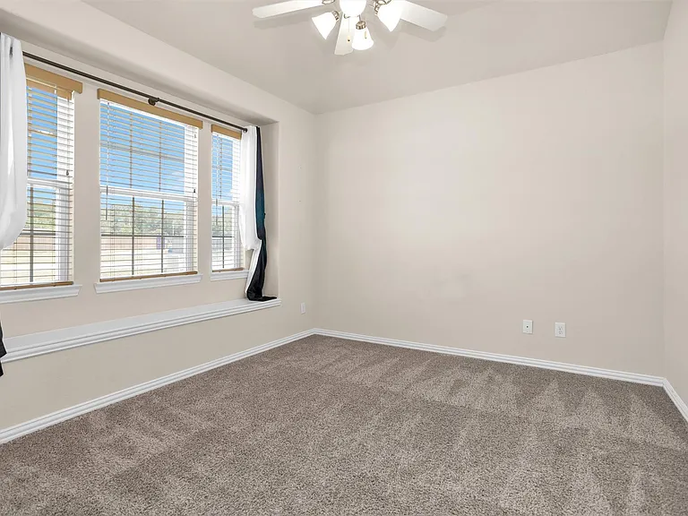 223 Shoreview Dr — Photo 8