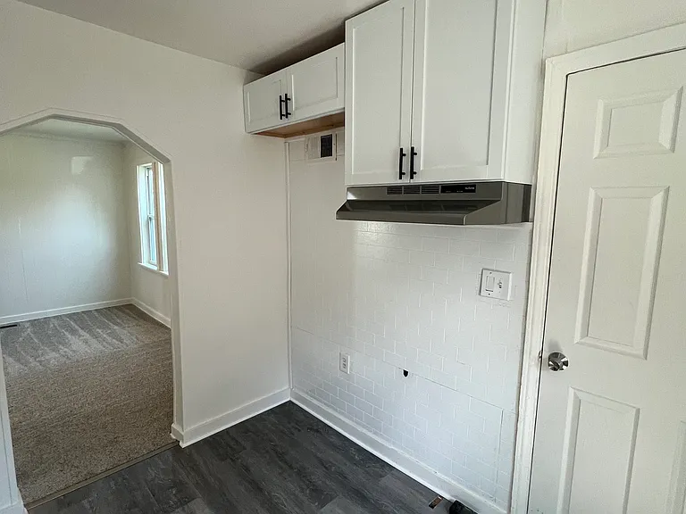 11381 Fisher Ave — Photo 4