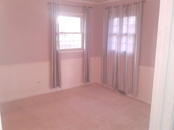 4th image of 1236 N Lake Shore Dr