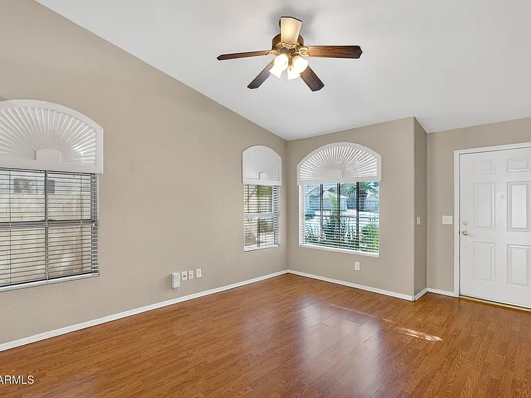 1040 W Seagull Dr — Photo 4