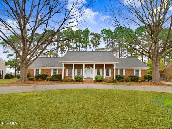 702 Hillcrest Drive, Mount Olive, NC 28365