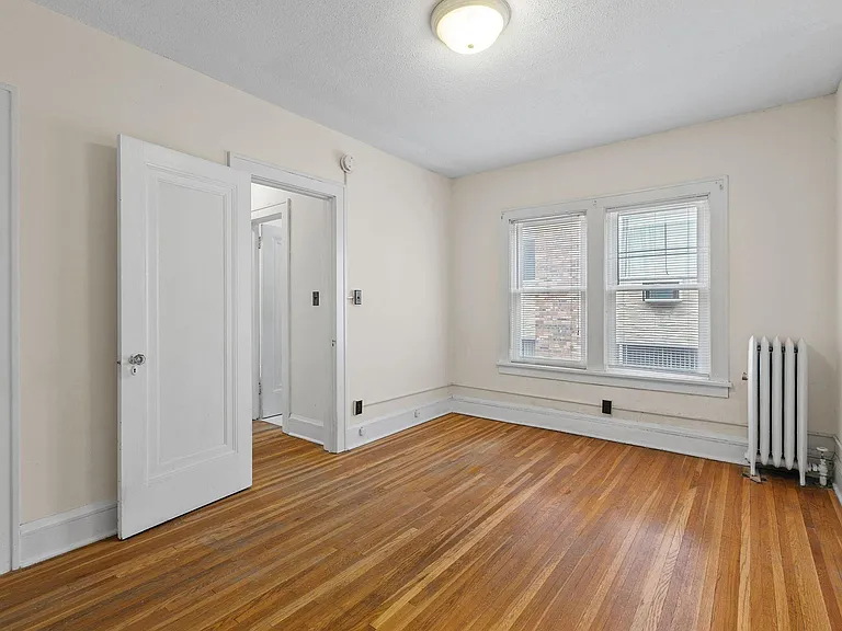 Emmerson Terrace Apartments — Photo 14