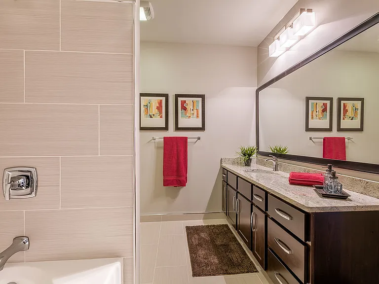 Four Seasons Apartments — Photo 18