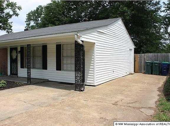 3rd image of 8242 Pinebrook Dr