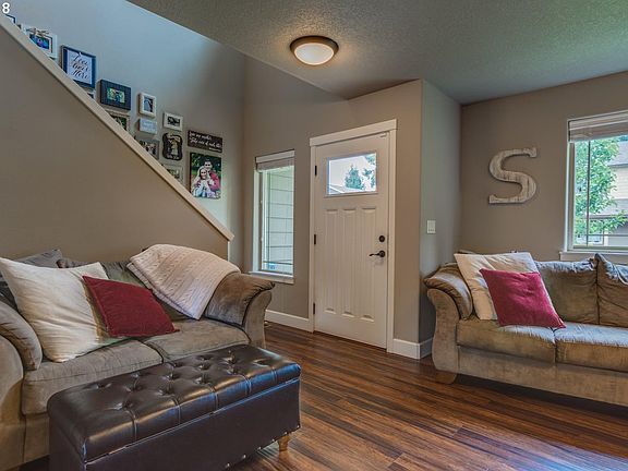 4th image of 2721 NE 144th Ct