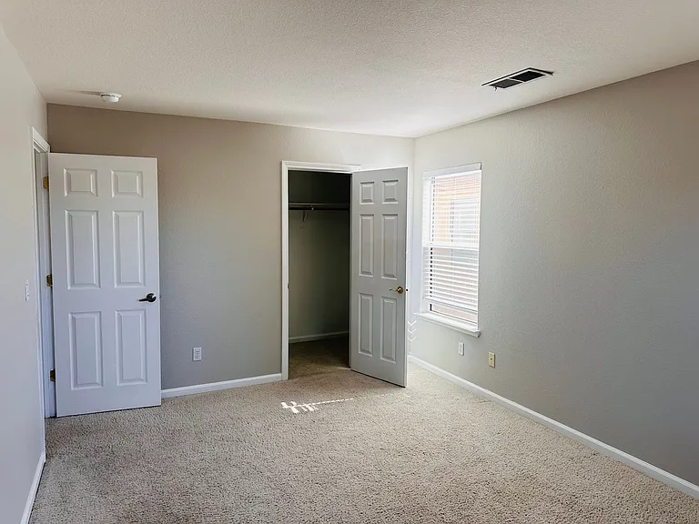 2403 Clemente Ln — Photo 34