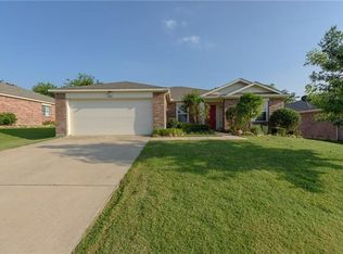1220 Feather Crest Dr, Krum, TX 76249