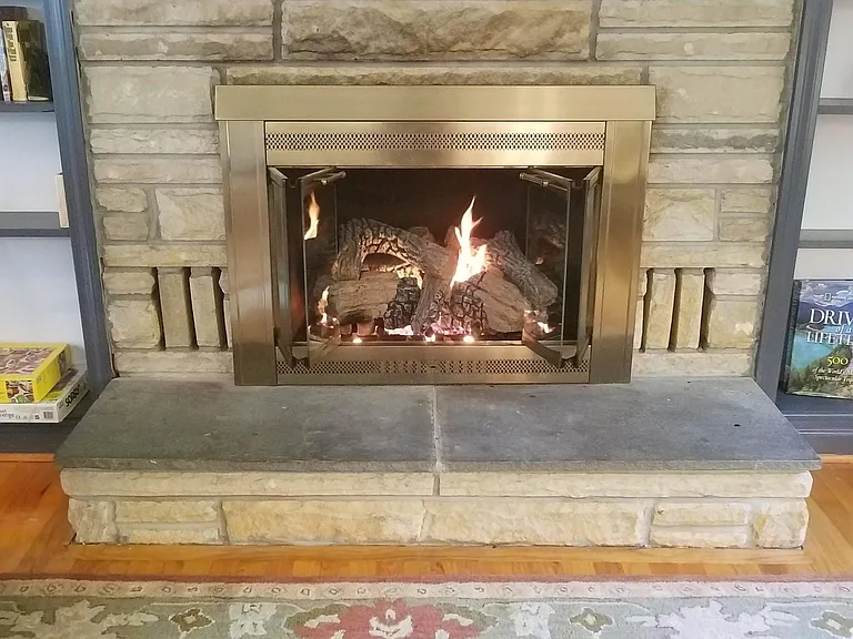 Fireplace w/ Remote