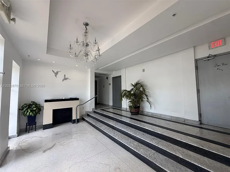 1600 Euclid Ave #102 — Photo 3