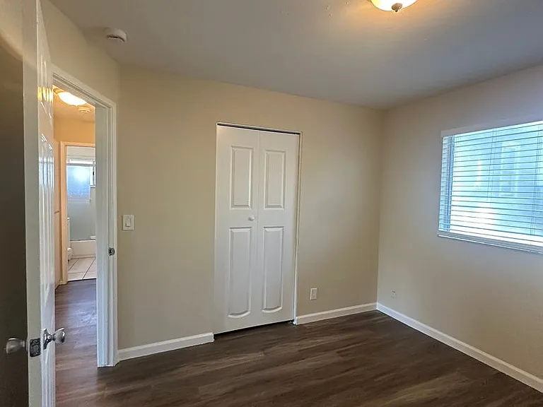724 S 8th St — Photo 13