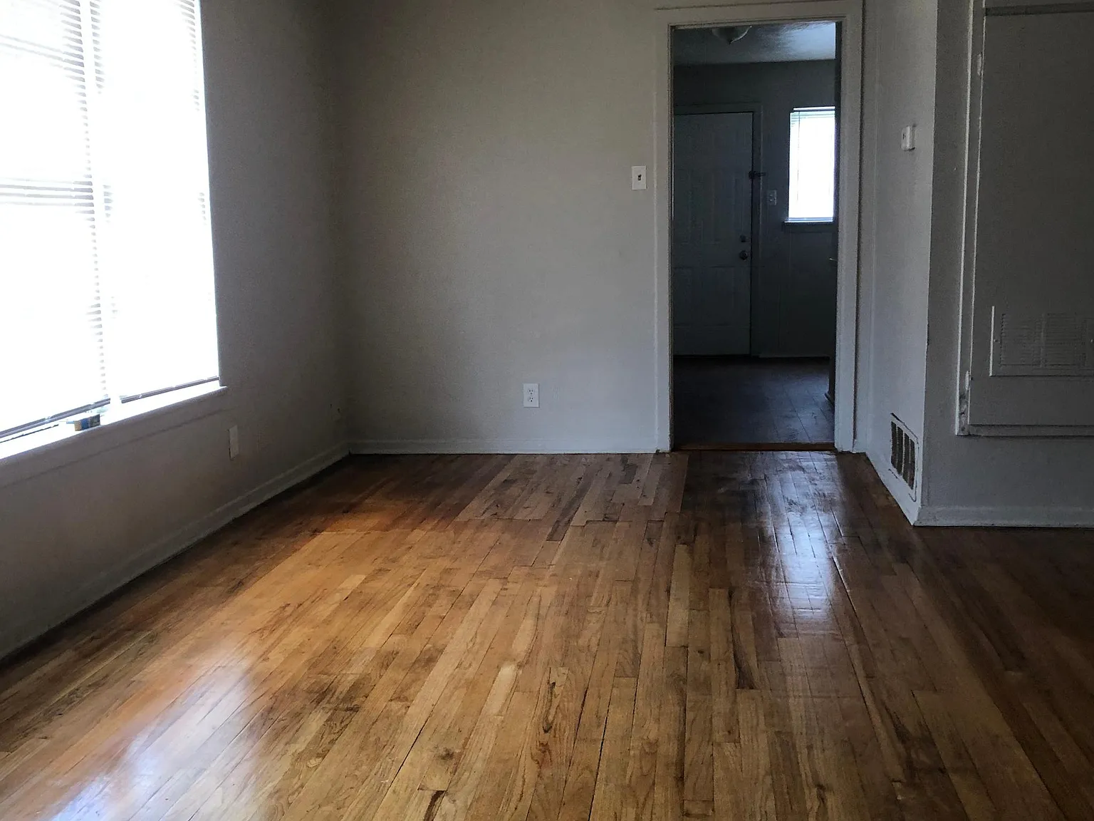 57 Mundt St — Photo 4