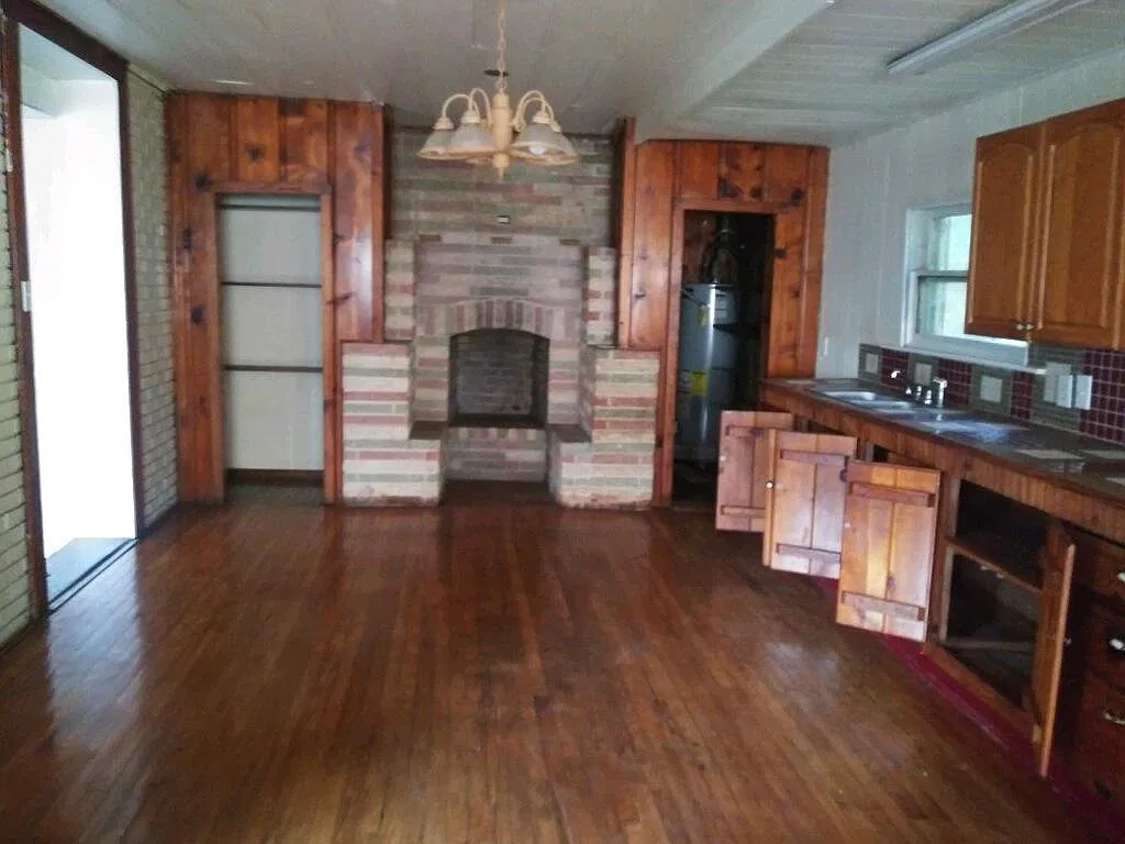 1804 Rose St — Photo 3