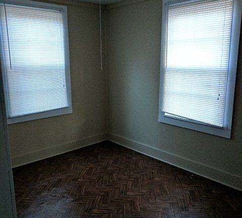 3rd image of 506 W Meeting St
