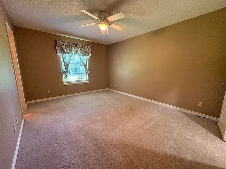 811 S Houston St — Photo 10