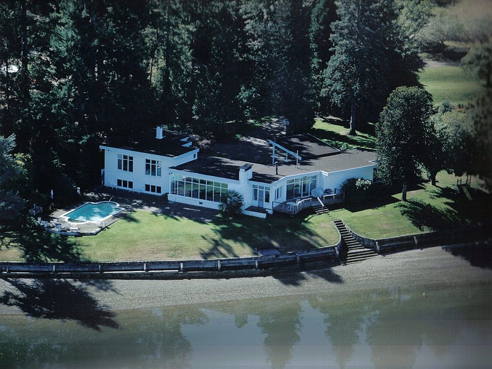 Private Waterfront Estate