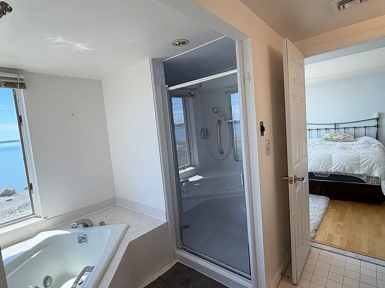 1 Commodore Ct #201 — Photo 7