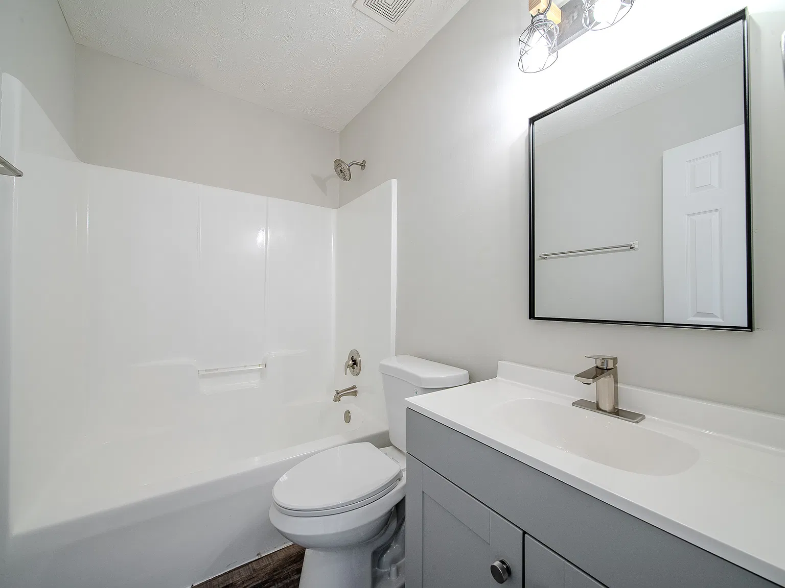 3 bed, 1307 sqft, $1,650 — Photo 2